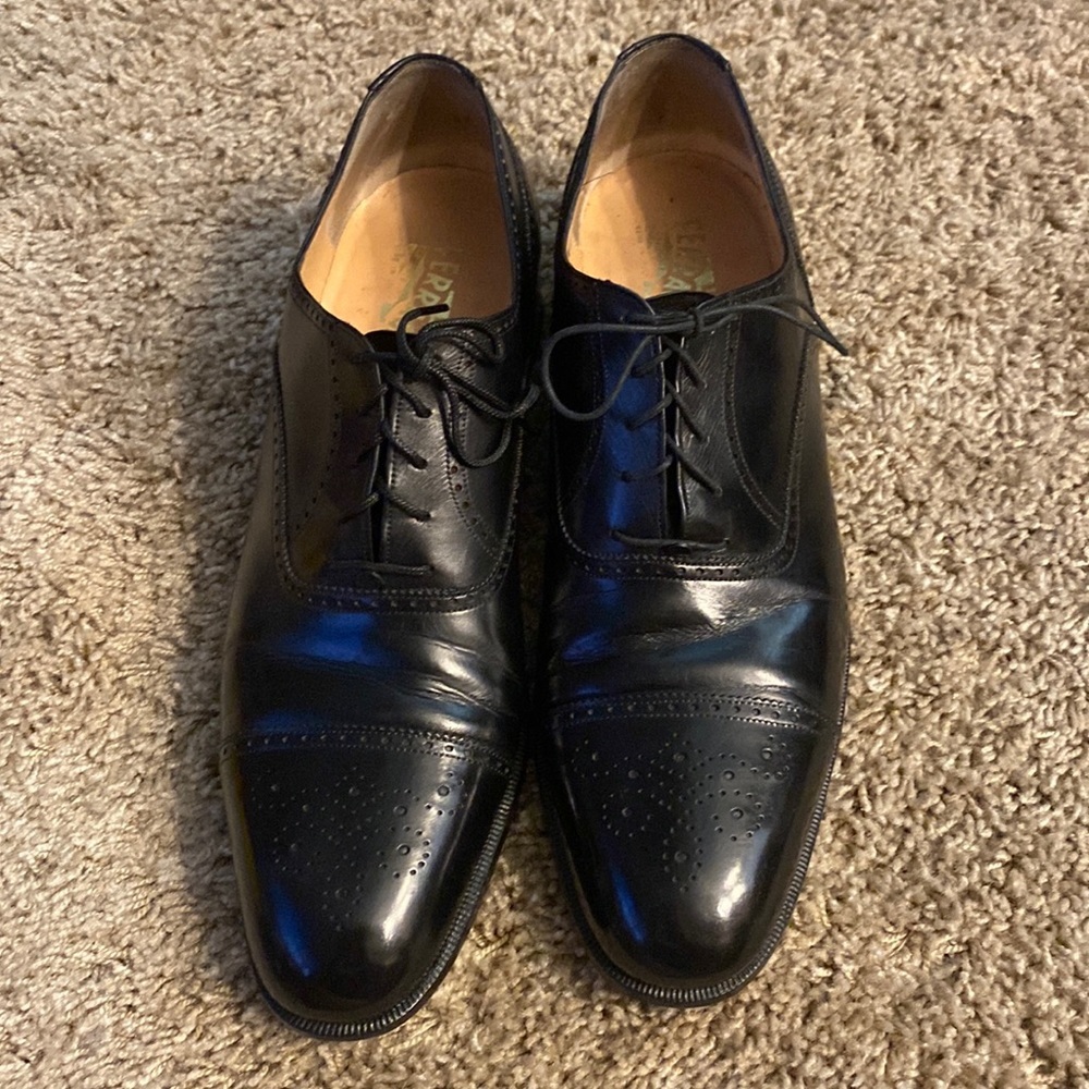 Ferragamo Black Leather Men’s Cap toe Oxfords